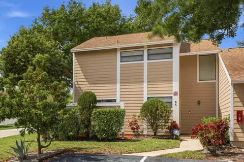 301 Lakewood Dr #8A, Jupiter, FL 33458