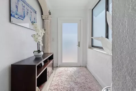 Entry Way - 4970 E Palm Ct, Hialeah, FL 33013 photo 1 of 4