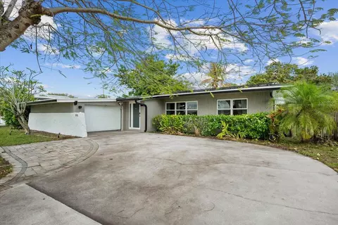 208 Sandpiper Ave, Royal Palm Beach, FL 33411