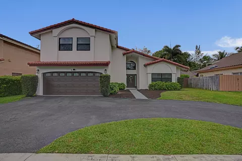 861 Mockingbird Ln, Plantation, FL 33324