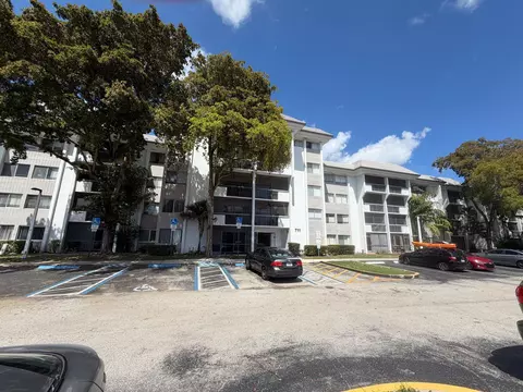 711 N Pine Island Rd #104, Plantation, FL 33324