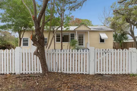 521 SW Halpatiokee St, Stuart, FL 34994