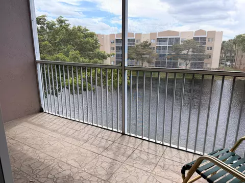 9560 Weldon Cir #J312, Tamarac, FL 33321