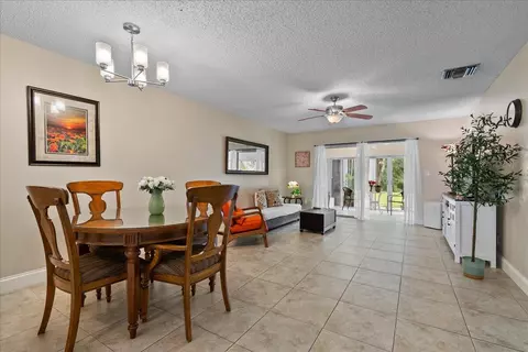 162 Lake Susan Ln, West Palm Beach, FL 33411