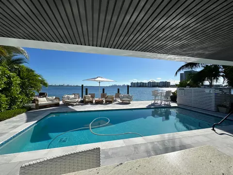 1930 Bay Dr, Miami Beach, FL 33141