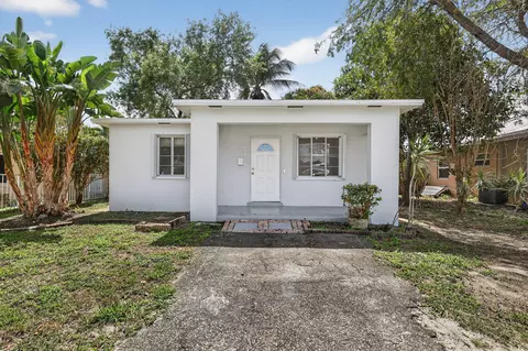 2438 Arthur St, Hollywood, FL 33020