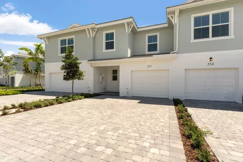 552 Sanderling Cir, Deerfield Beach, FL 33442