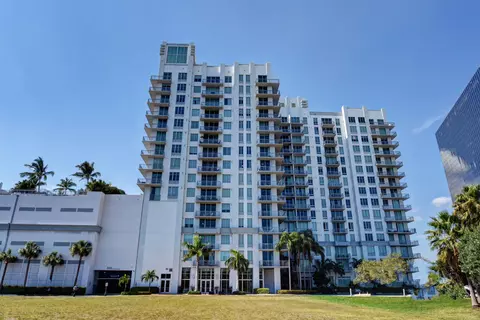 300 S Australian Ave #802, West Palm Beach, FL 33401