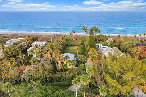 31 N Beach Rd, Jupiter Island, FL 33455