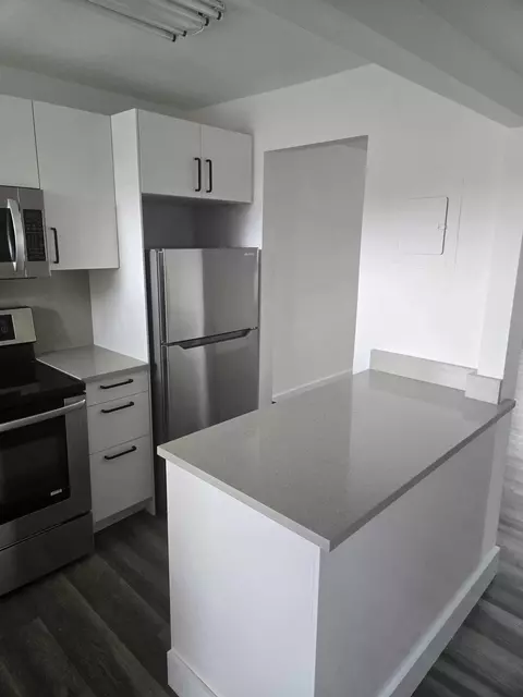 8305 Sunrise Lakes Blvd #202, Sunrise, FL 33322