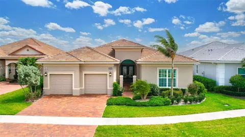 8765 SW Flutto Way, Port Saint Lucie, FL 34987