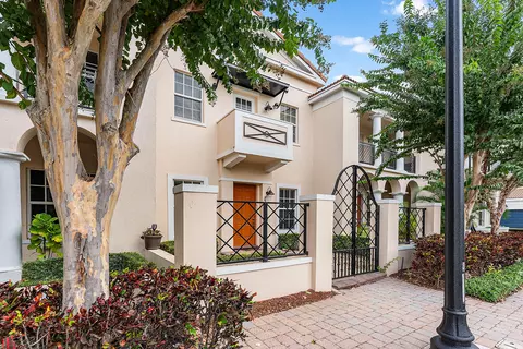 8309 NW 8th Way, Boca Raton, FL 33487