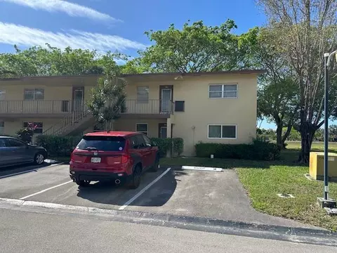 7500 NW 1st St #208, Margate, FL 33063