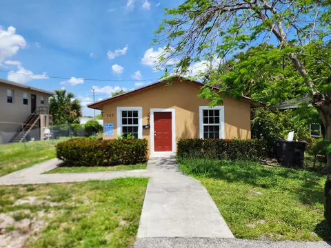 727 22nd St #A & B, West Palm Beach, FL 33407