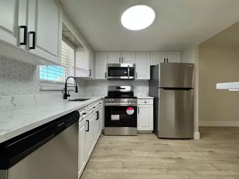 809 W Oakland Park Blvd #J10, Wilton Manors, FL 33311