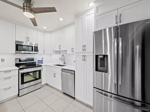 3370 Beau Rivage Dr #5D, Pompano Beach, FL 33064