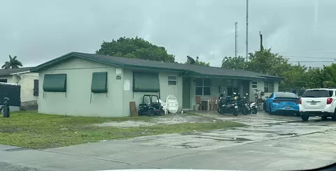 5626 SW 27th St, West Park, FL 33023