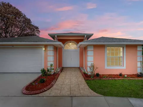 430 SE Thanksgiving Ave, Port Saint Lucie, FL 34984