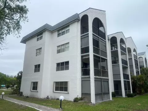 3300 Spanish Moss Ter #111, Lauderhill, FL 33319