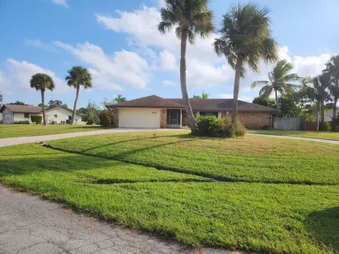 882 SE Quiescent Ln, Port Saint Lucie, FL 34983