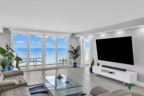 3000 S Ocean Blvd #1103, Boca Raton, FL 33432