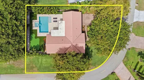 6175 Celadon Cir, West Palm Beach, FL 33418