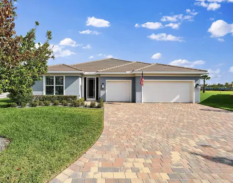 10211 SW Pervenche Ln, Port Saint Lucie, FL 34987
