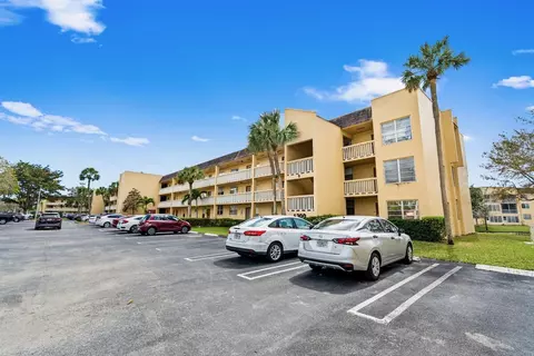 6300 NW 62nd St #107, Tamarac, FL 33319