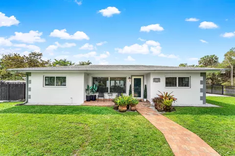 590 NW 126th St, North Miami, FL 33168