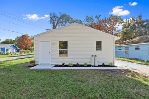 210 N 22nd St, Fort Pierce, FL 34950