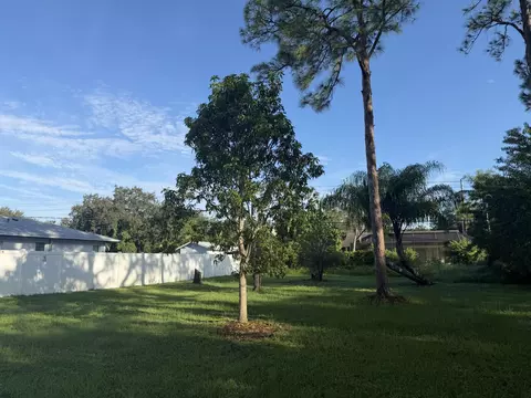 000 Penny Ln, Fort Pierce, FL 34951