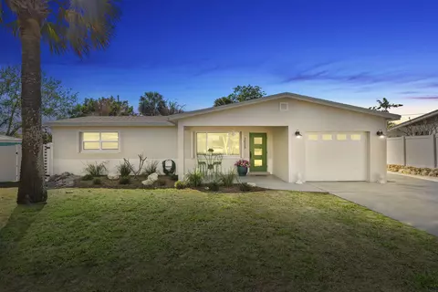3528 NE Jeannette Dr, Jensen Beach, FL 34957