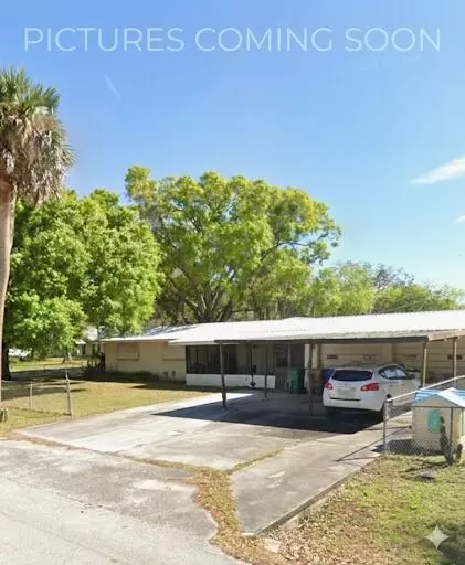 822 SE 9th St, Okeechobee, FL 34974