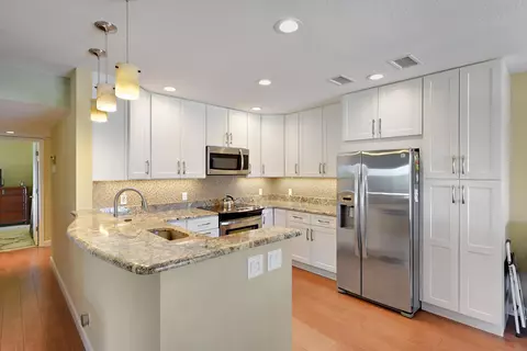 950 S Kanner Hwy #106, Stuart, FL 34994