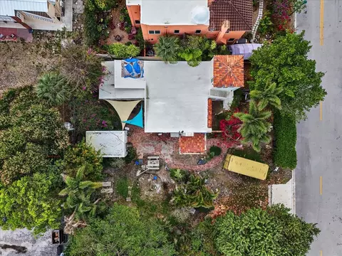 418 E Lakewood Rd, West Palm Beach, FL 33405
