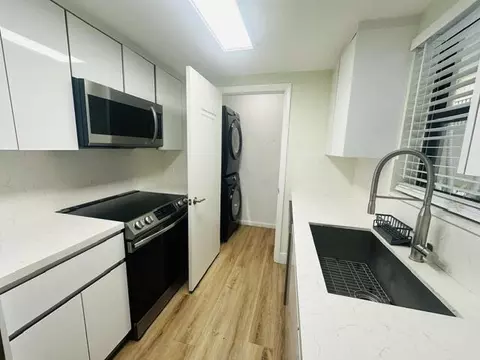 890 N Federal Hwy #101, Lantana, FL 33462