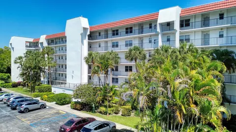 3593 Birdie Dr #203, Lake Worth, FL 33467