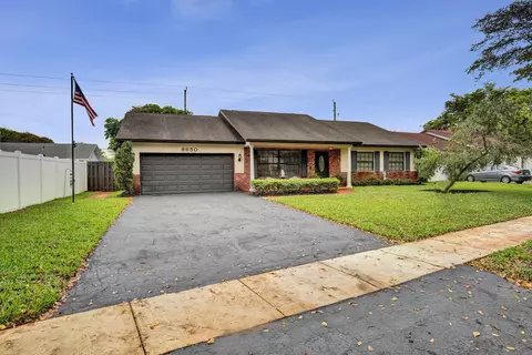 8650 SW 51st St, Cooper City, FL 33328