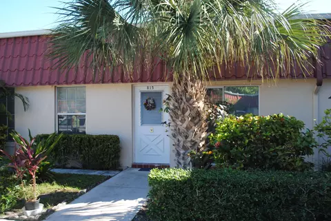 815 Salem Ln, Lake Worth, FL 33467