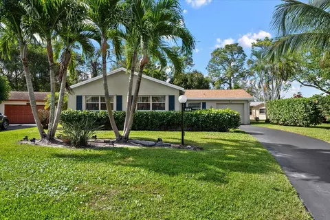 6108 Rainbow Ct, Greenacres, FL 33463