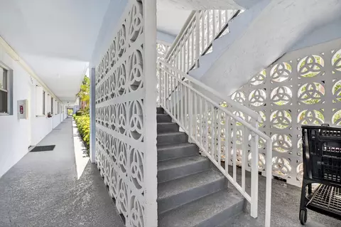 2010 S Federal Hwy #202, Boynton Beach, FL 33435