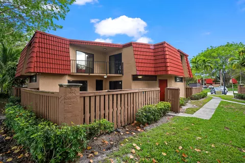8237 Severn Dr #A, Boca Raton, FL 33433