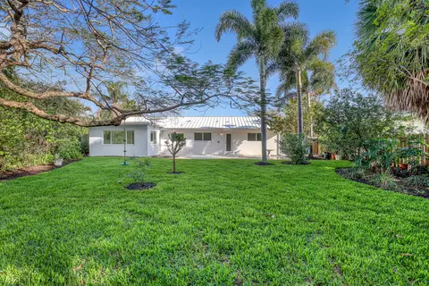 532 Gulf Rd, North Palm Beach, FL 33408