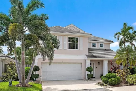 17 Commodore Pl, Palm Beach Gardens, FL 33418