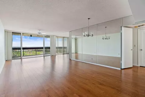 2400 Presidential Way #1706, West Palm Beach, FL 33401