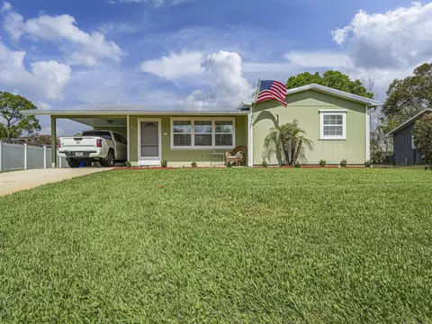 573 Autumn Ter, Sebastian, FL 32958