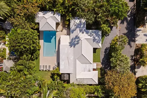 257 Fairview Rd, Palm Beach, FL 33480
