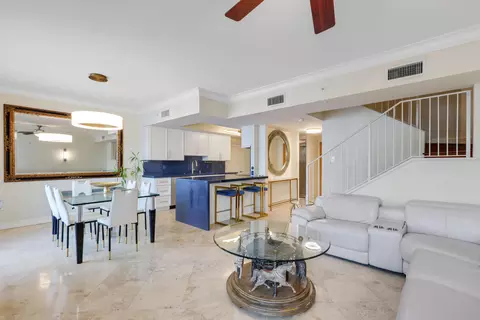 99 SE Mizner Blvd #PH43, Boca Raton, FL 33432