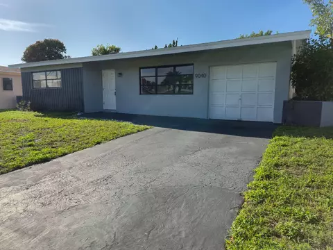 9040 NW 26th Pl, Sunrise, FL 33322
