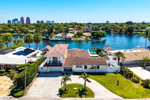 2416 NE 22nd Ter, Fort Lauderdale, FL 33305